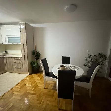 M Apartman, Istocno Sarajevo, Lukavica