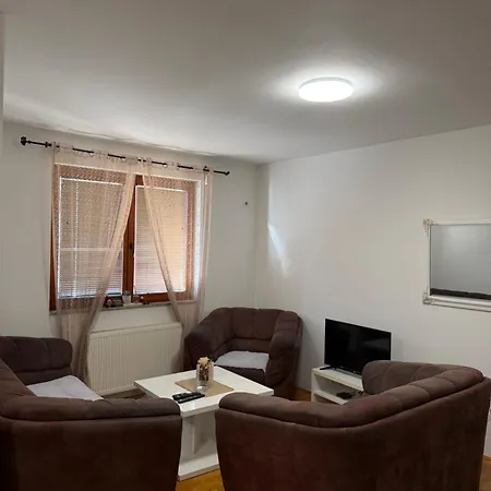 M Apartman, Istocno Sarajevo, Lukavica
